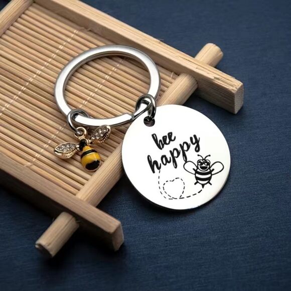 ⚡️SALE ⚡️!!! 🐝 🌻 Stainless Steel Hanging Bee Happy Keychain Bag Charm 🌻🐝 - Picture 1 of 6